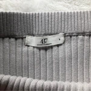 437 light grey midi skirt